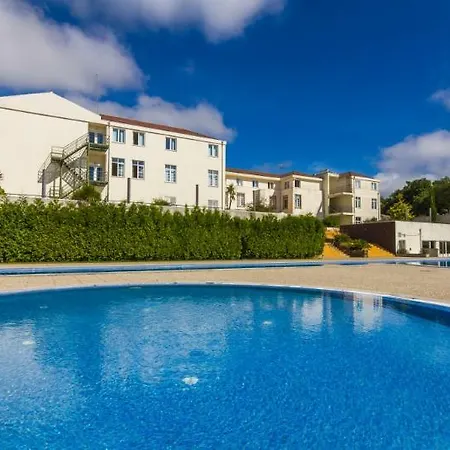 Отель Golden Tulip & 4*